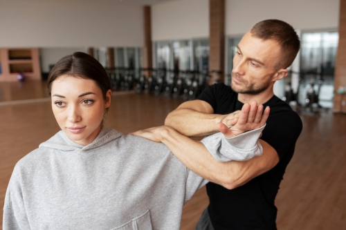 Self-Defense Strategies for Walkers: Tech & Awareness